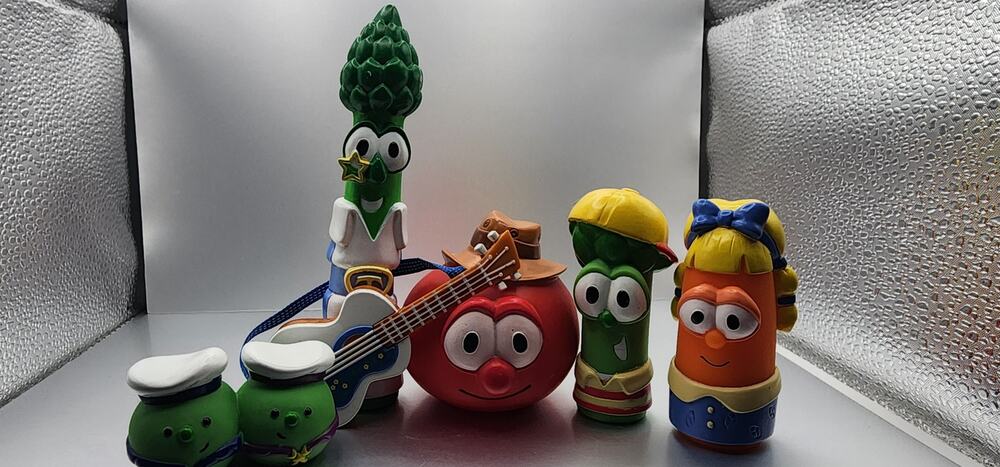 2002 VeggieTales Jonah Add-On Figure Set Big Idea Blue Box Bob Junior Laura